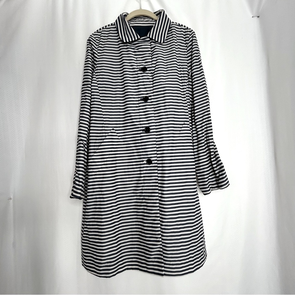MaxMara Weekend reversible rain jacket blue and white 12 button up